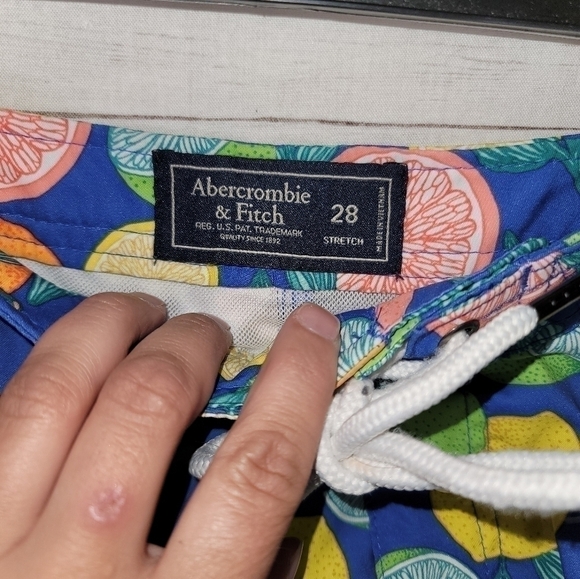 ABERCROMBIE & FITCH CITRUS SWIM BOARD SHORTS, sz 28 - Picture 4 of 9